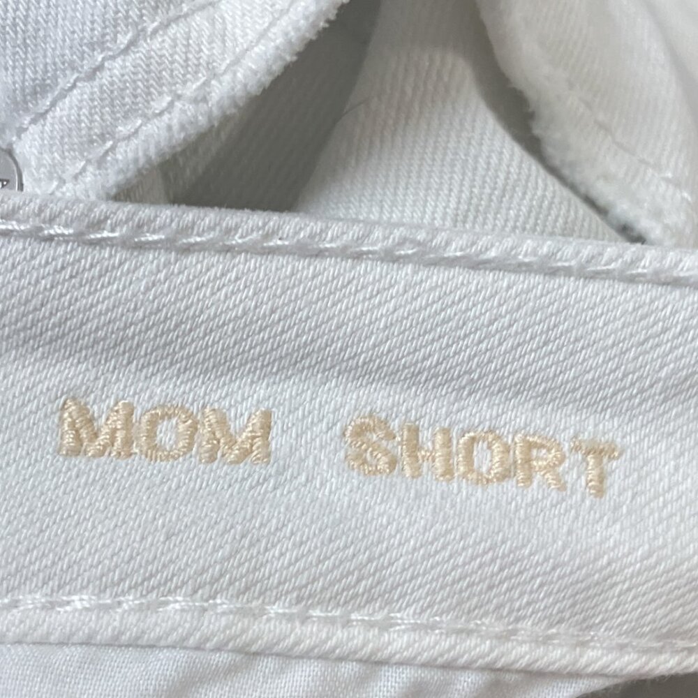 American Eagle Size 6 White Distressed Super Stretch High Rise Mom Jean Shorts - Picture 4 of 5